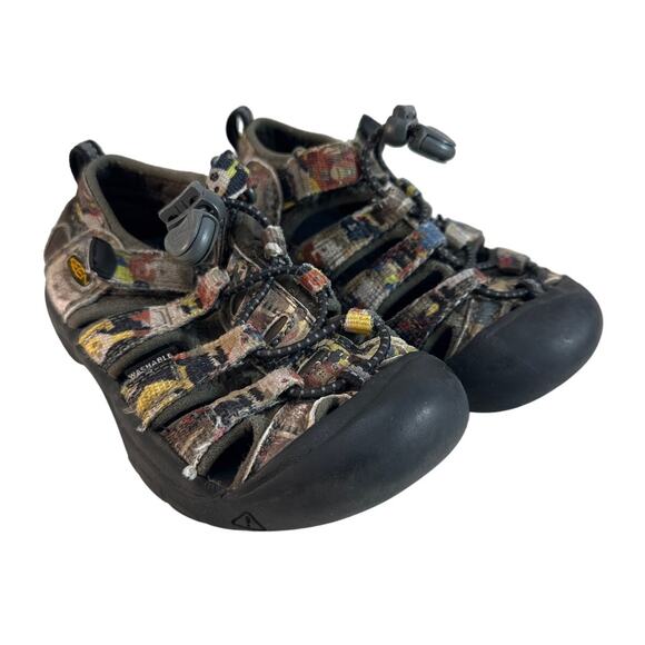Keen Children's Camo washable sandals Kids 10 Preowned - Picture 1 of 5